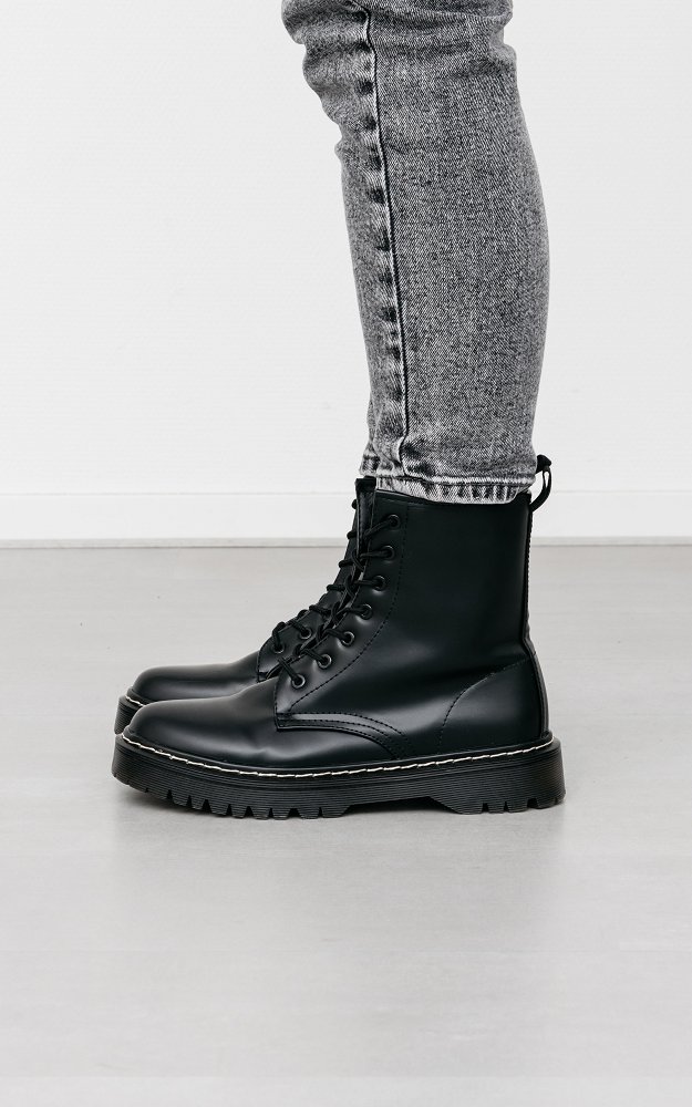 comfortable mens chelsea boots