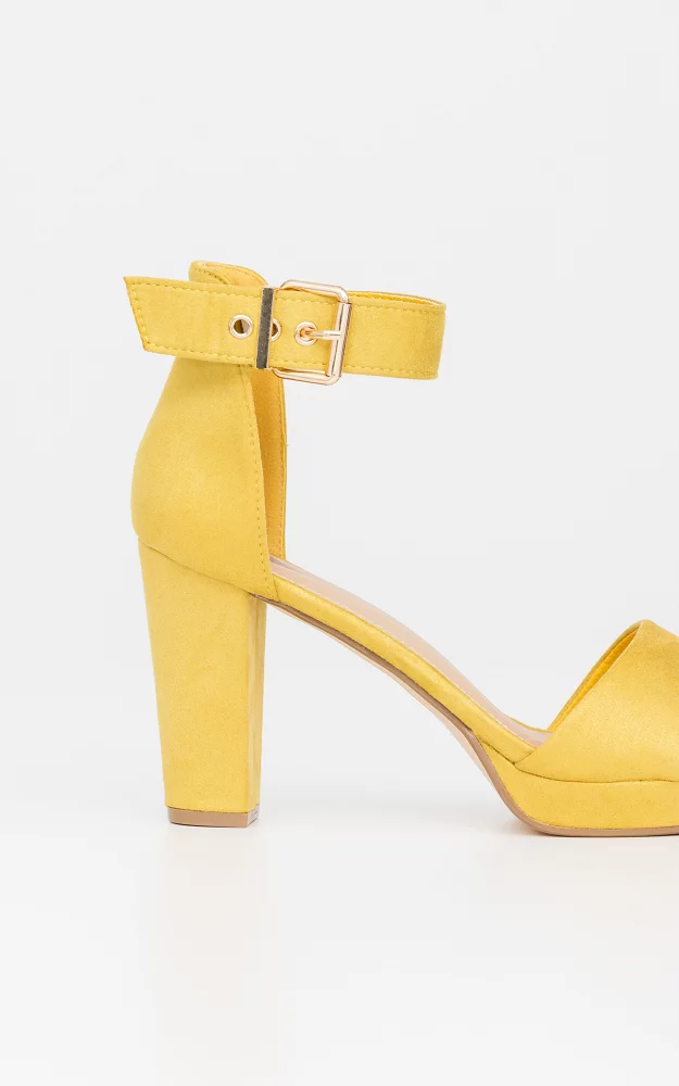 Heels met een enkelbandje Geel