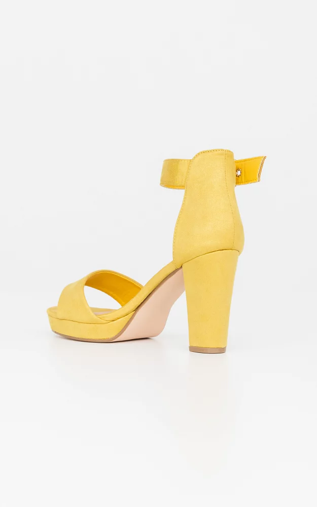 Open heels with straps Yellow