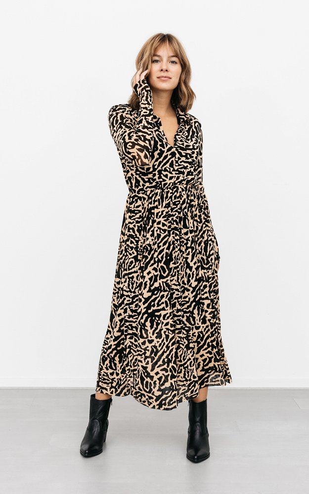 Was Zum Schwarzen Kleid Anziehen