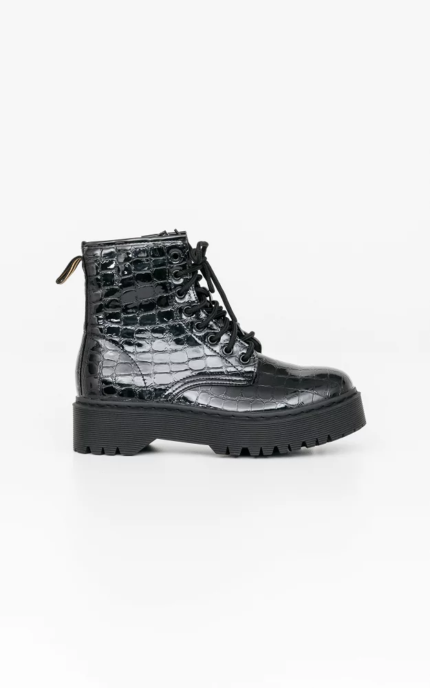 Lacquer boots Black