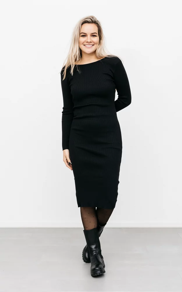 Midi-dress with a low-cut back Black