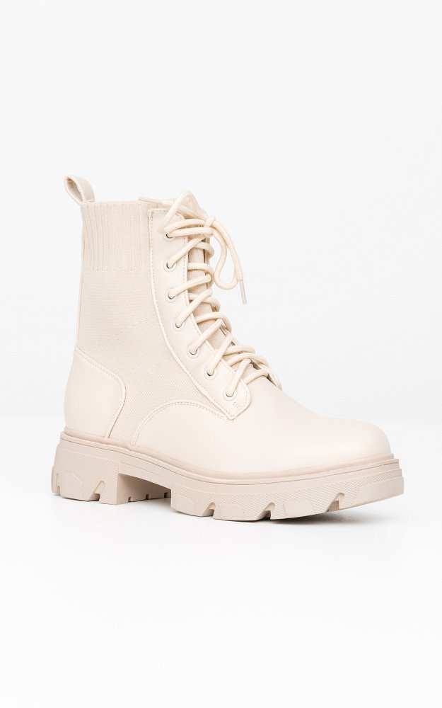 Boots Ciara Beige Veterboots Met Een Sok Guts & Gusto