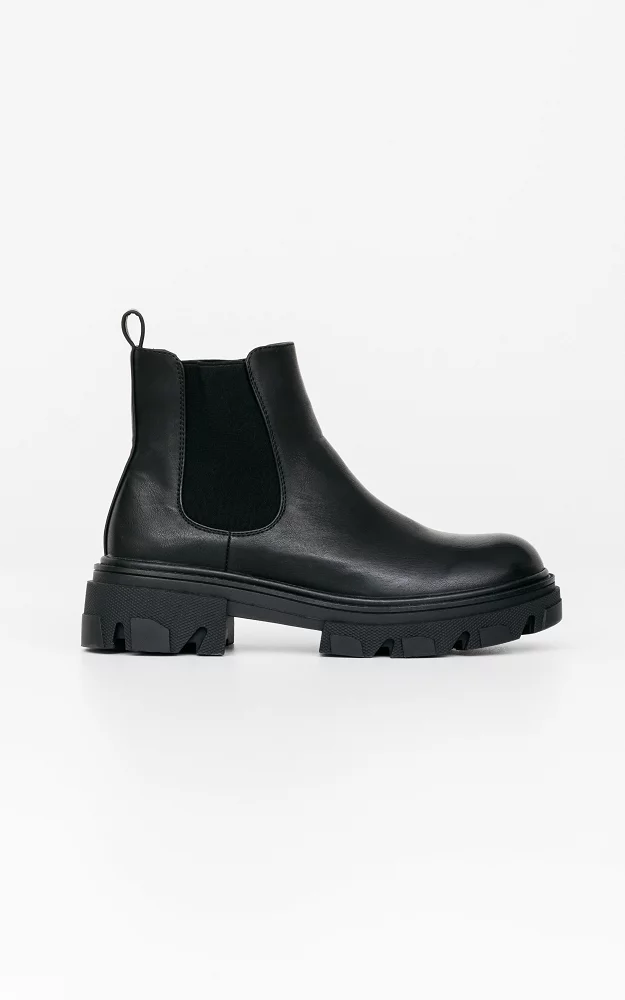 Chelsea-Boots mit chunky Sohle Schwarz