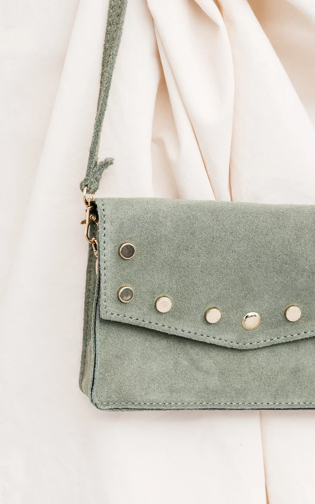 Suède bag with gold-coated details Green