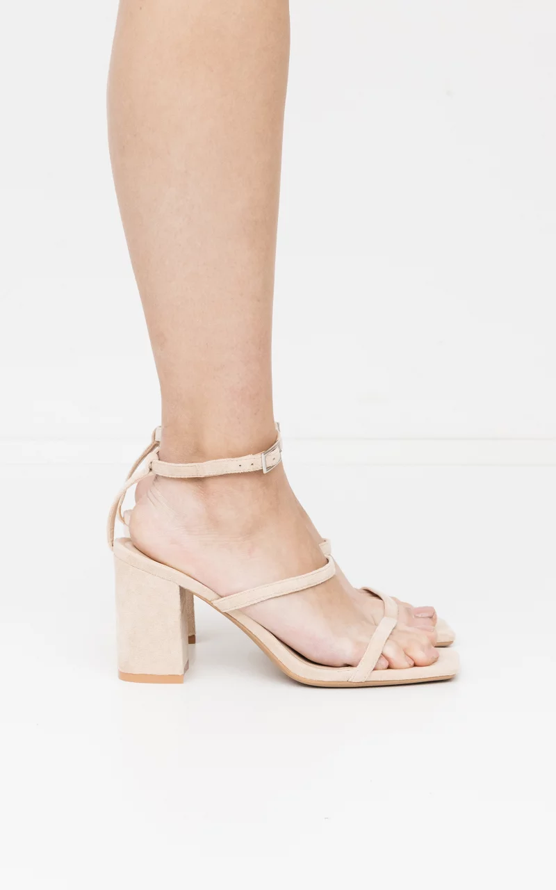 Heels with square noses Beige