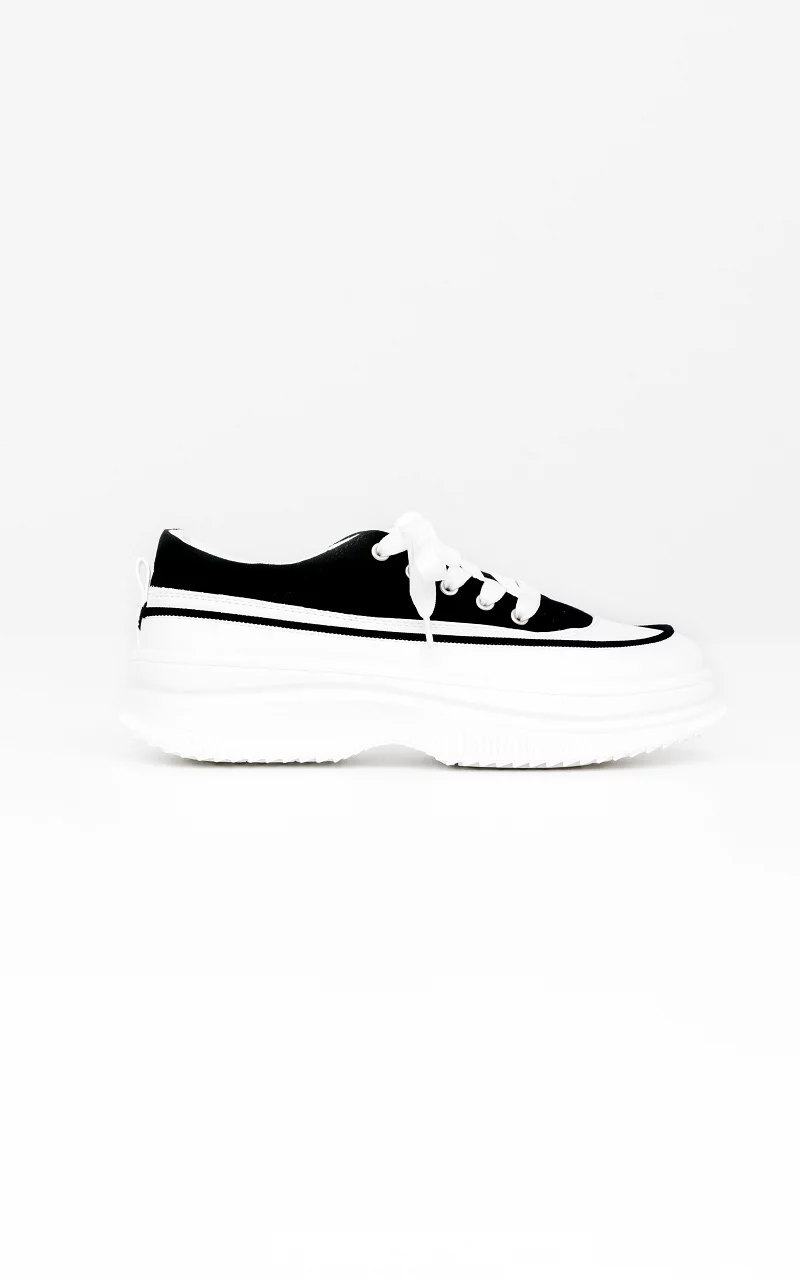 Sneakers with thick soles Black White