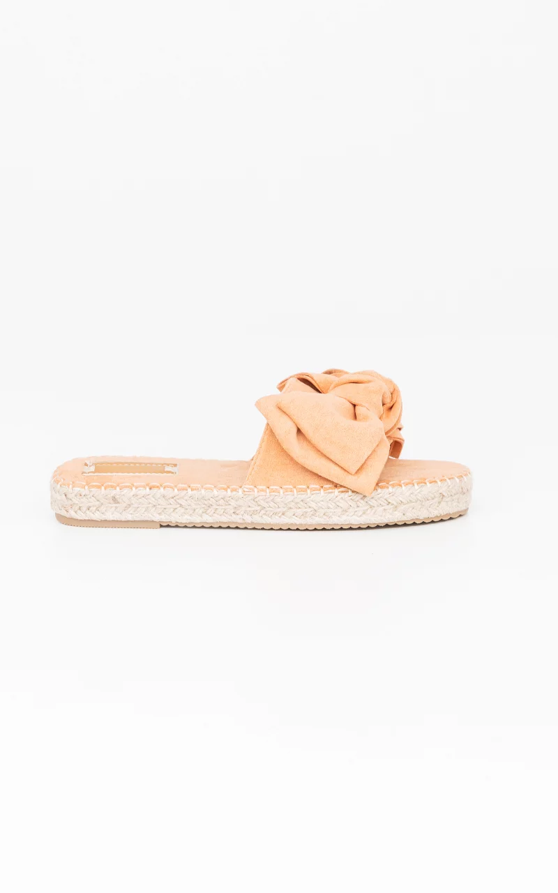 Slip-on sandals with woven soles Peach