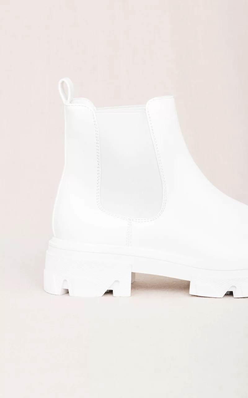 Chelsea boots with thick soles White