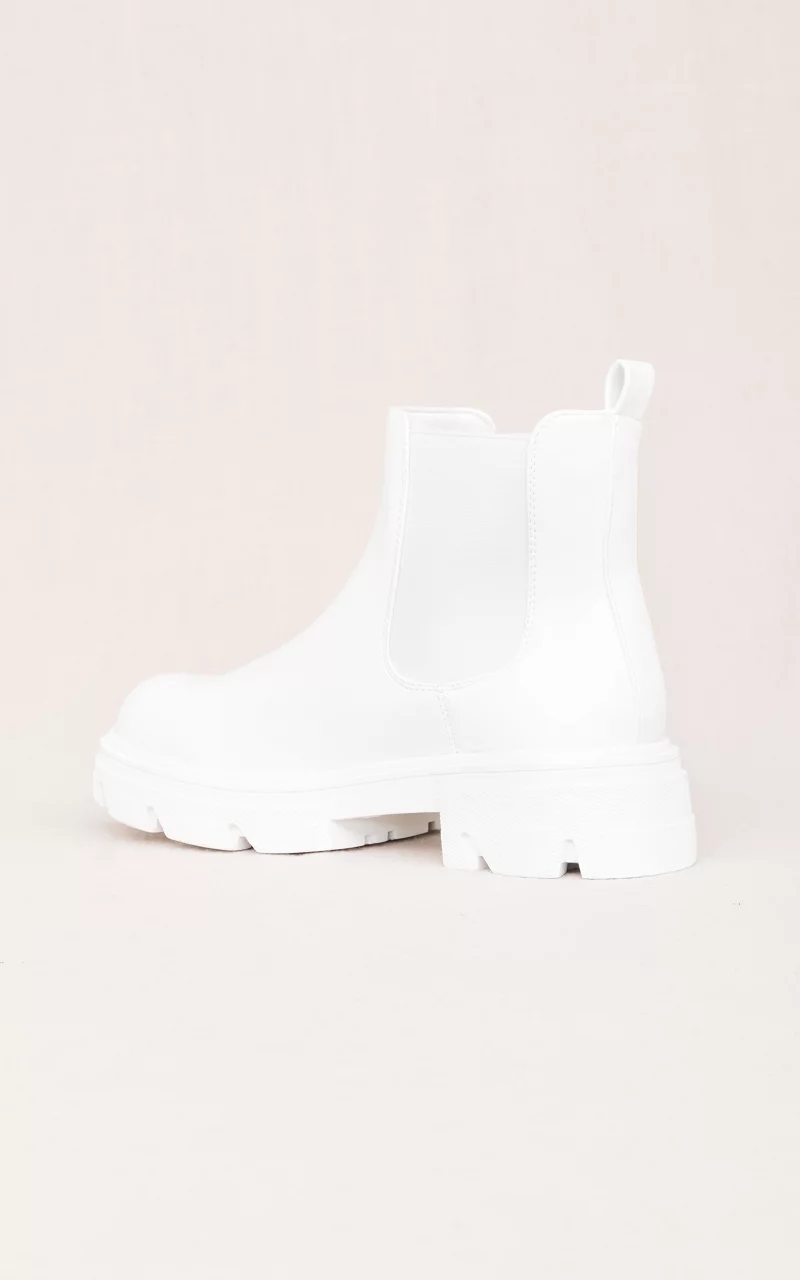 Chelsea boots with thick soles White