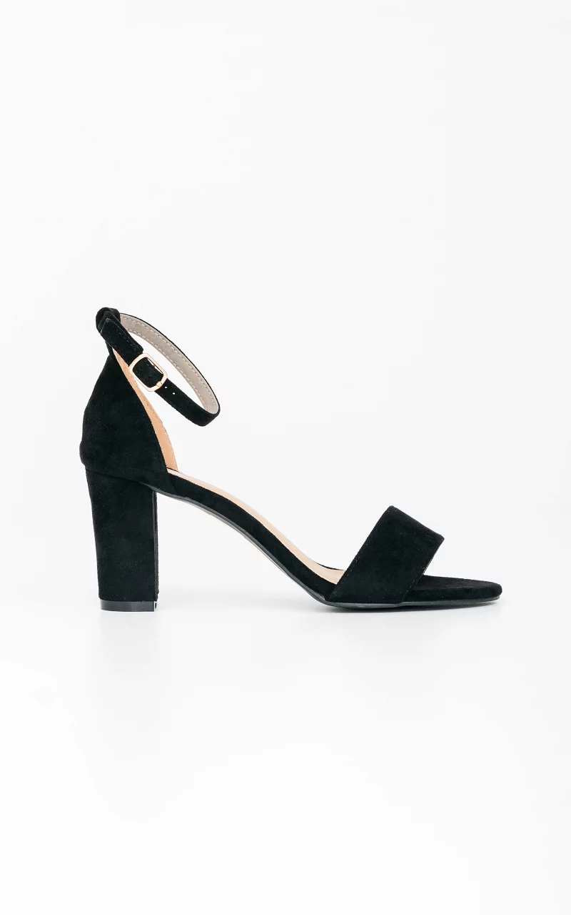 Suède look heels met bandje Zwart