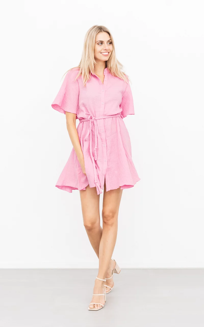 Dress with buttons and a waist-tie Pink
