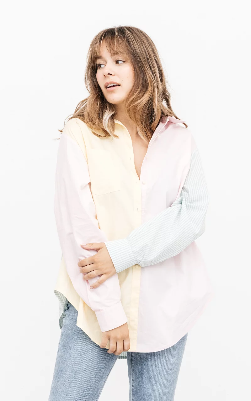 Blouse met knoopjes en borstzakje Lichtroze Geel