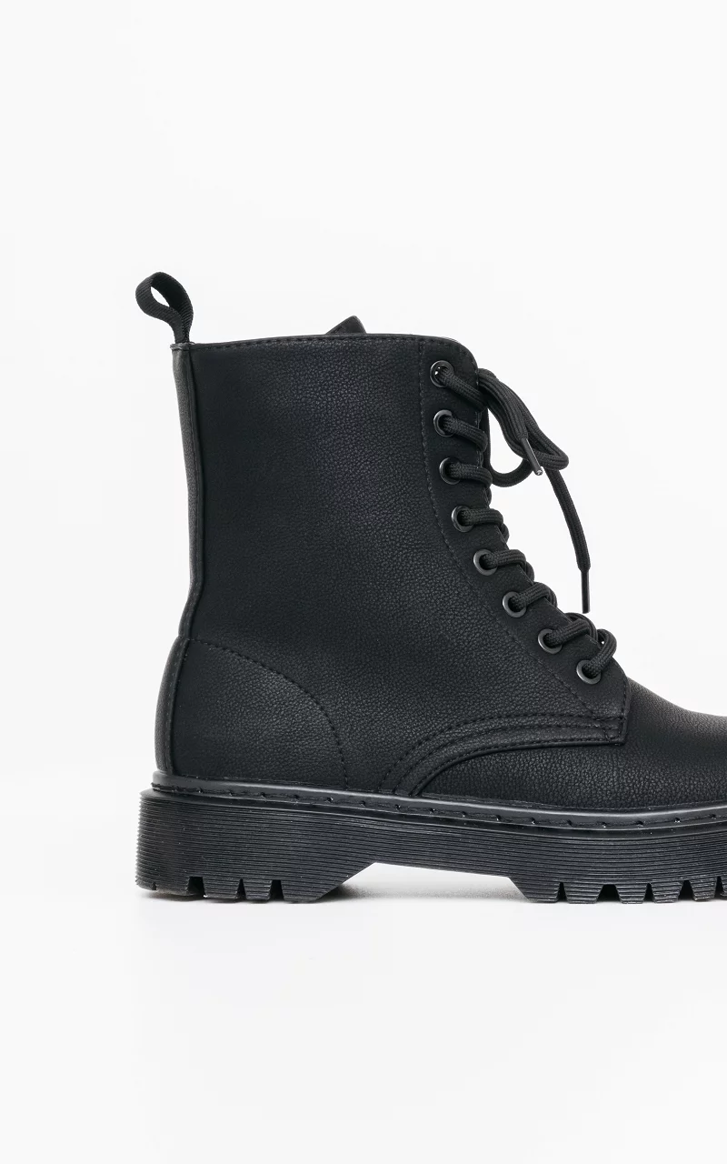 Black boots with zip Black