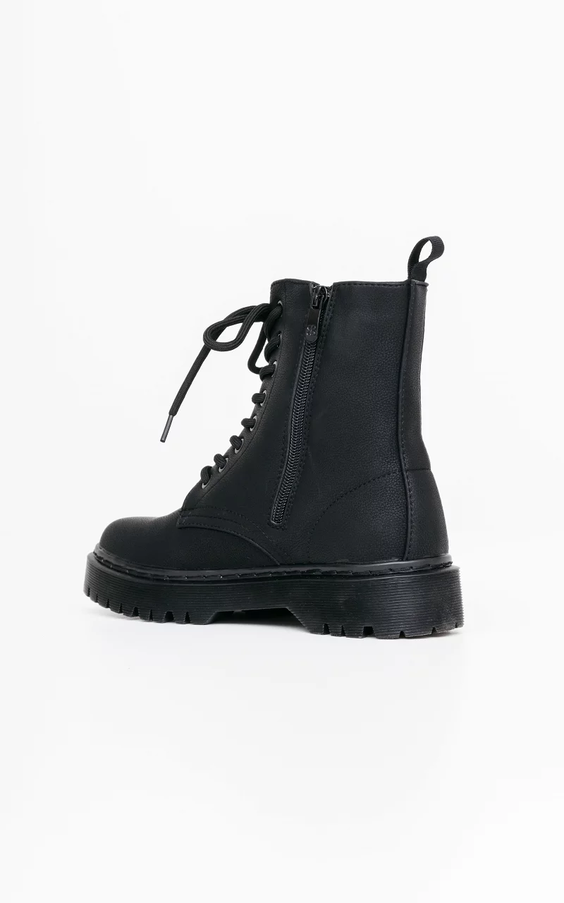 Black boots with zip Black