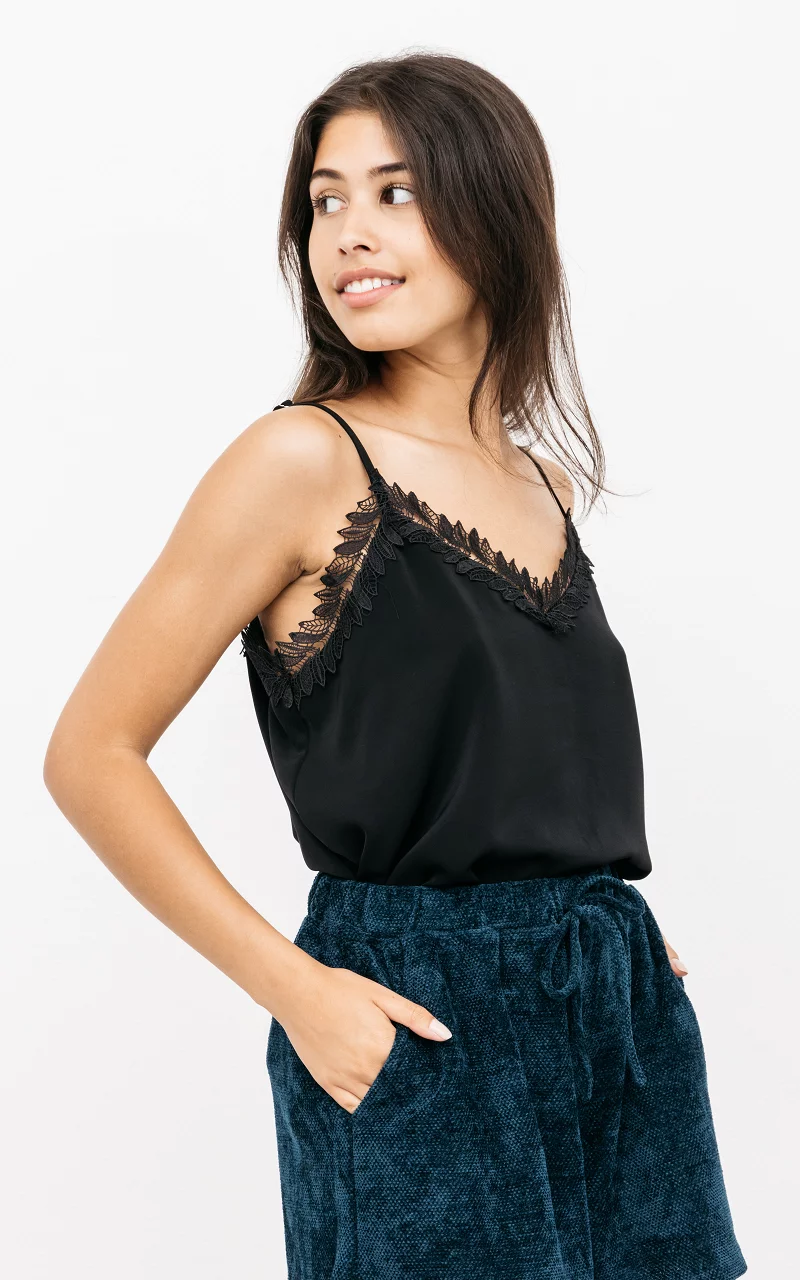 Lace top with adjustable straps Black