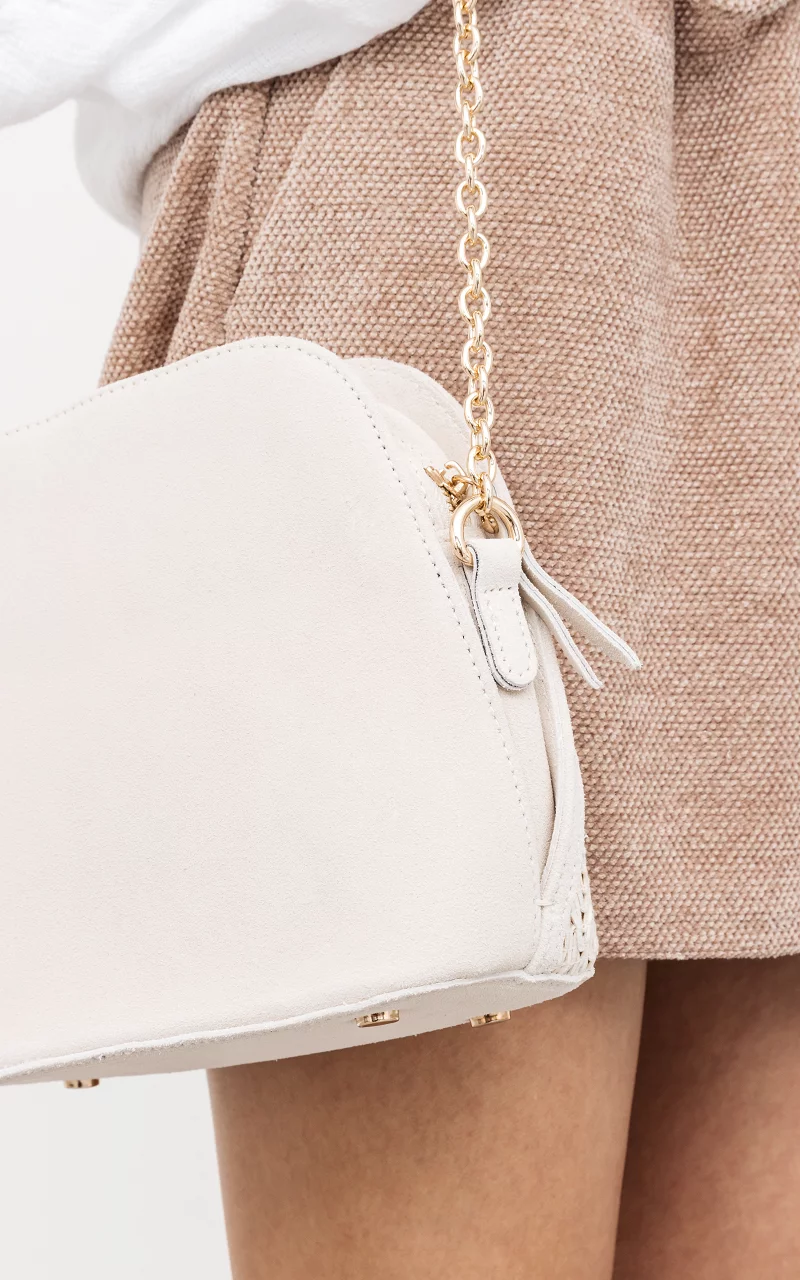 Leather bag with gold-coated chain Cream