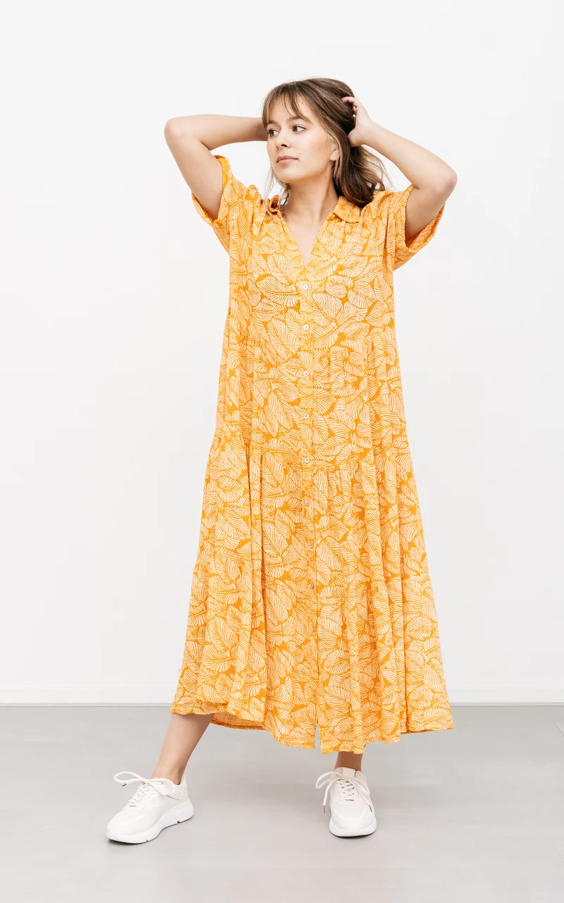 Maxi jurk met parelmoer knoopjes Oranje Creme
