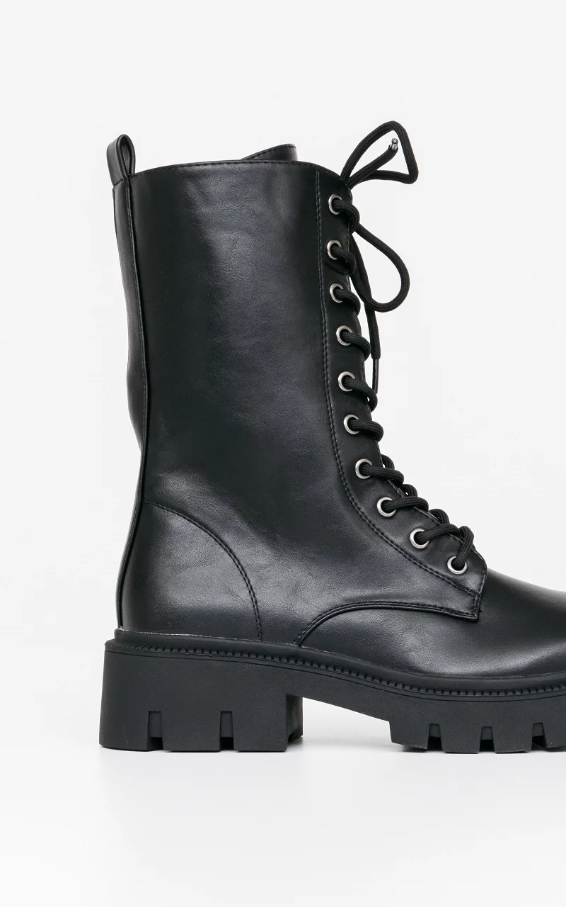 Lace-up boots with thick soles Black