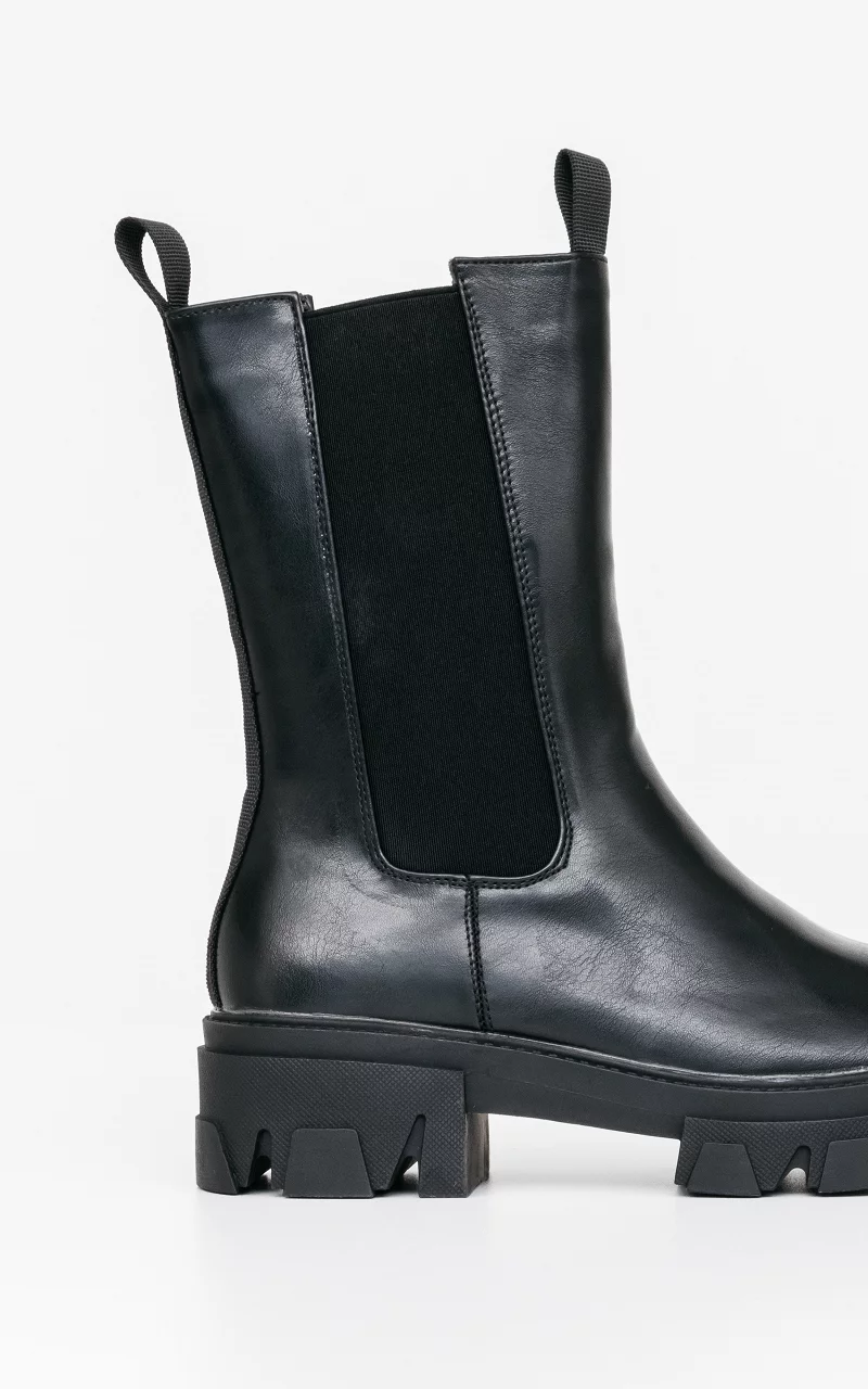 Boots with elasticated sides Black