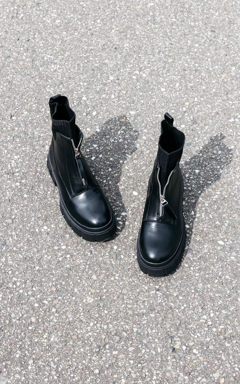 Lined boots Black