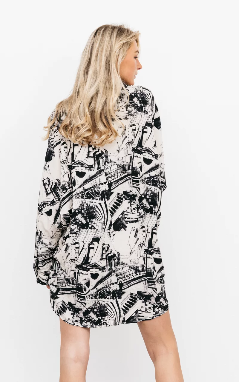 Oversized Bluse mit abstraktem Muster Schwarz Beige