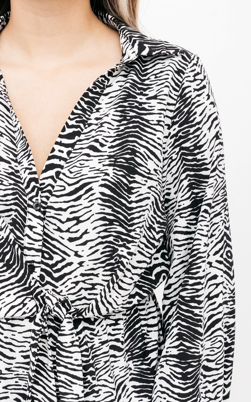 V-hals jurk met zebraprint Zwart Wit