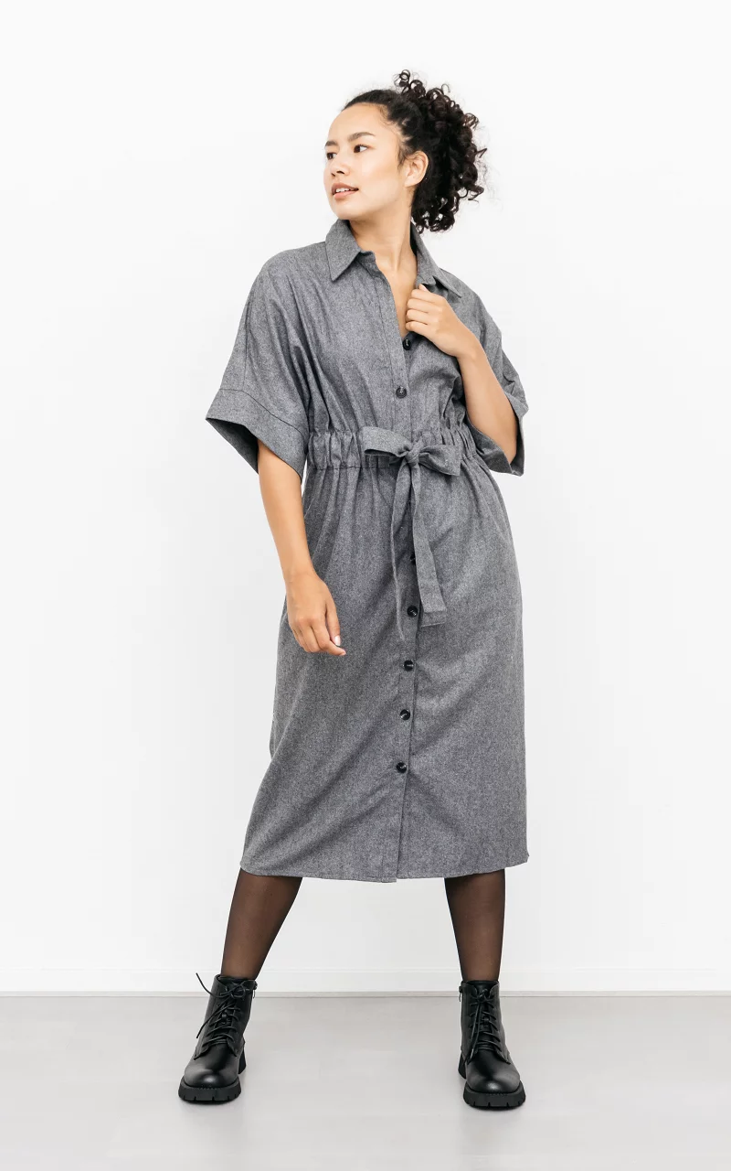 Dress with waist tie and buttons Grey