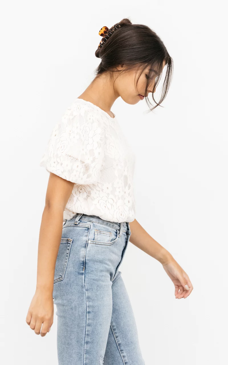 Lace top with puffed sleeves Cream