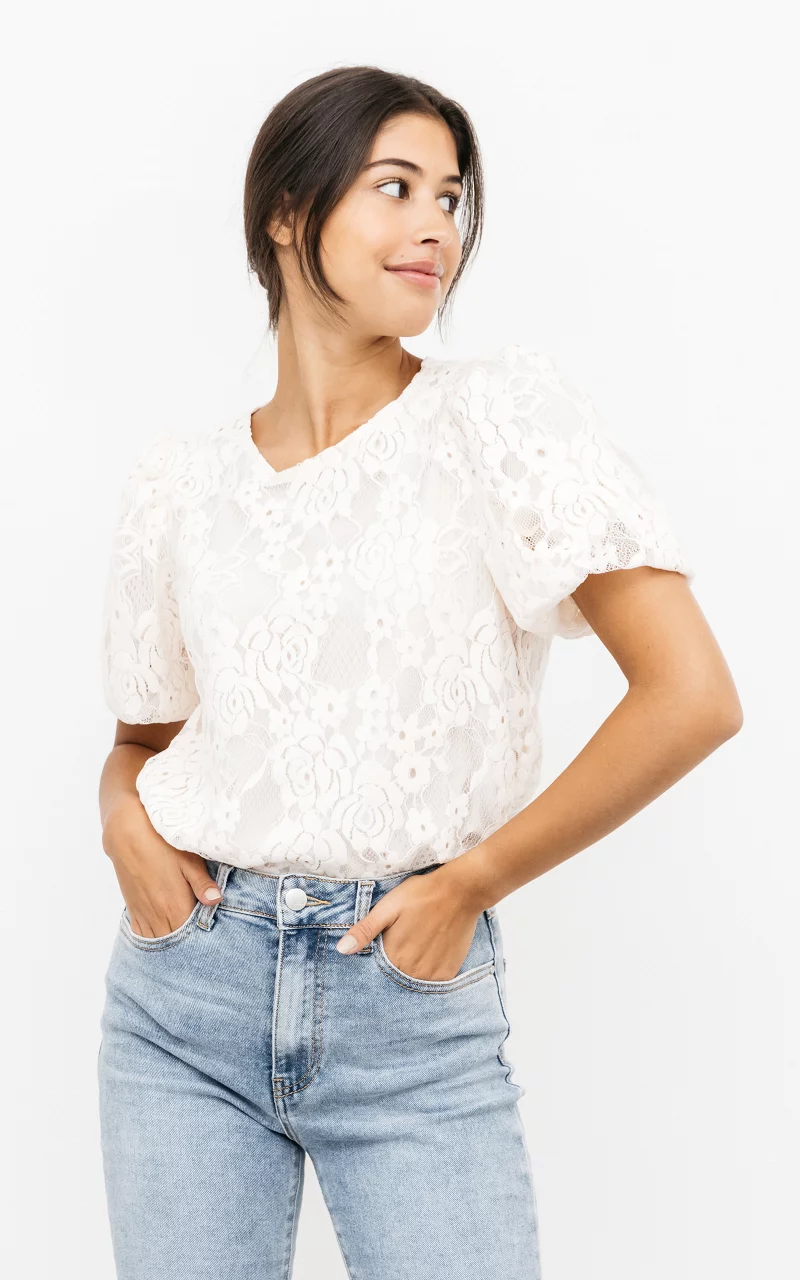 Lace top with puffed sleeves Cream