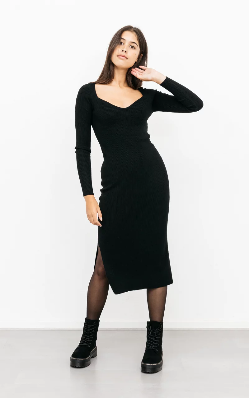 Ribbed dress with low neckline Black