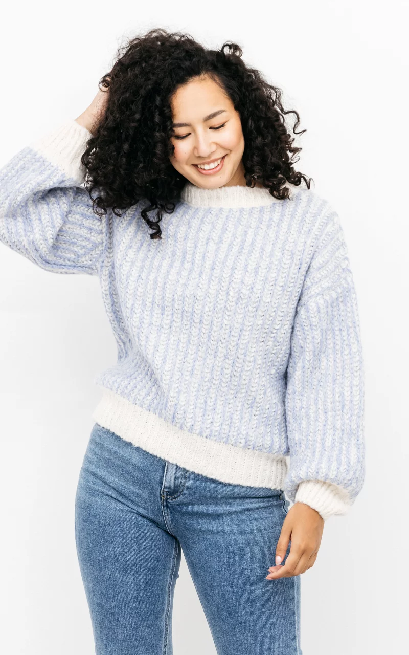 Chunky knit sweater with balloon sleeves Cream Lilac