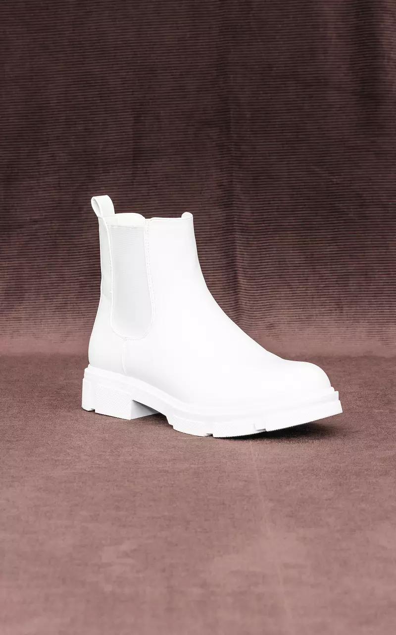 Chelsea boots White