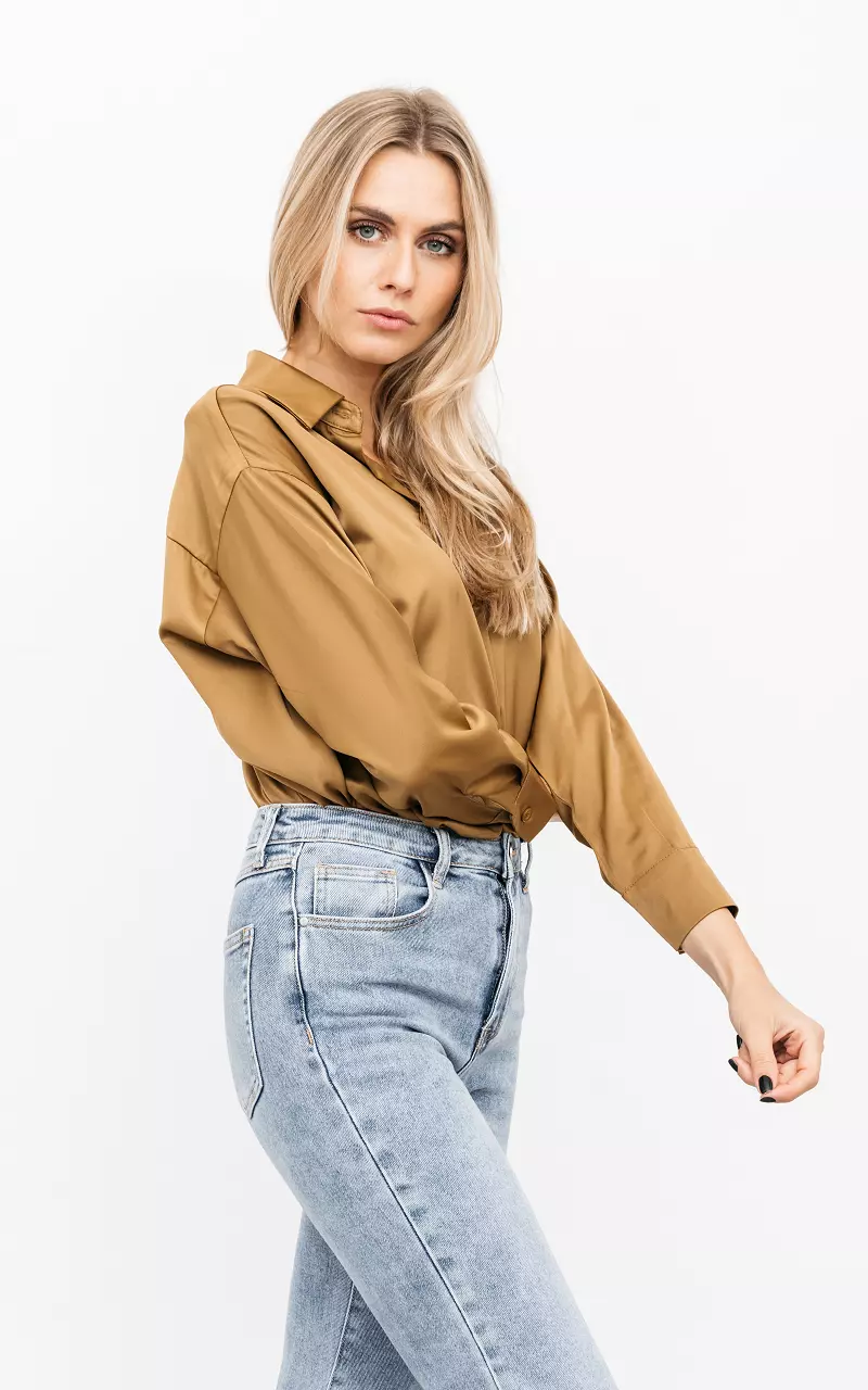 Basic Bluse mit Knöpfen Hellbraun