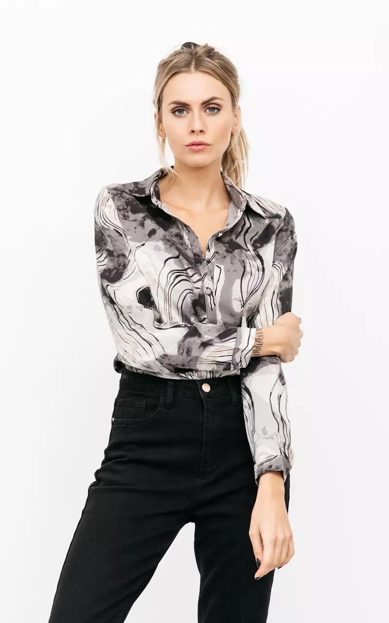 Bluse mit abstraktem Muster Grau Schwarz