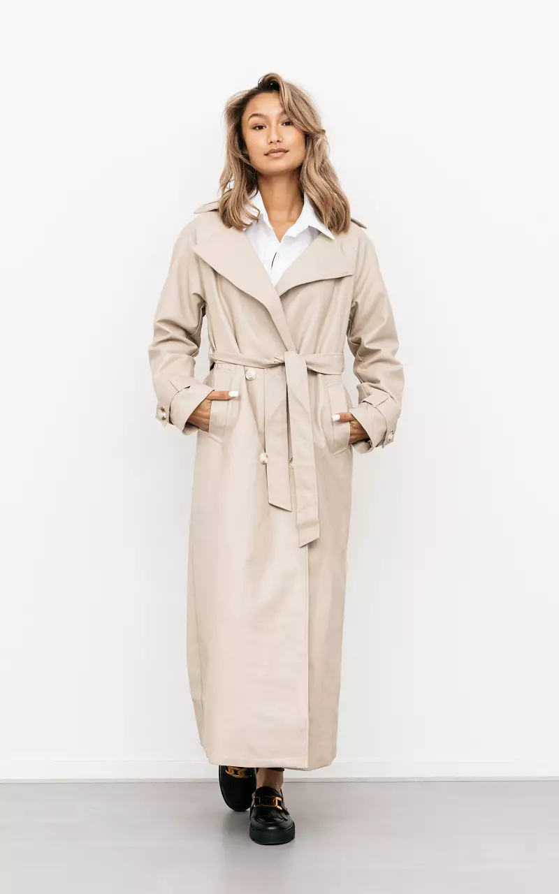 Leather-look trenchcoat with buttons Beige