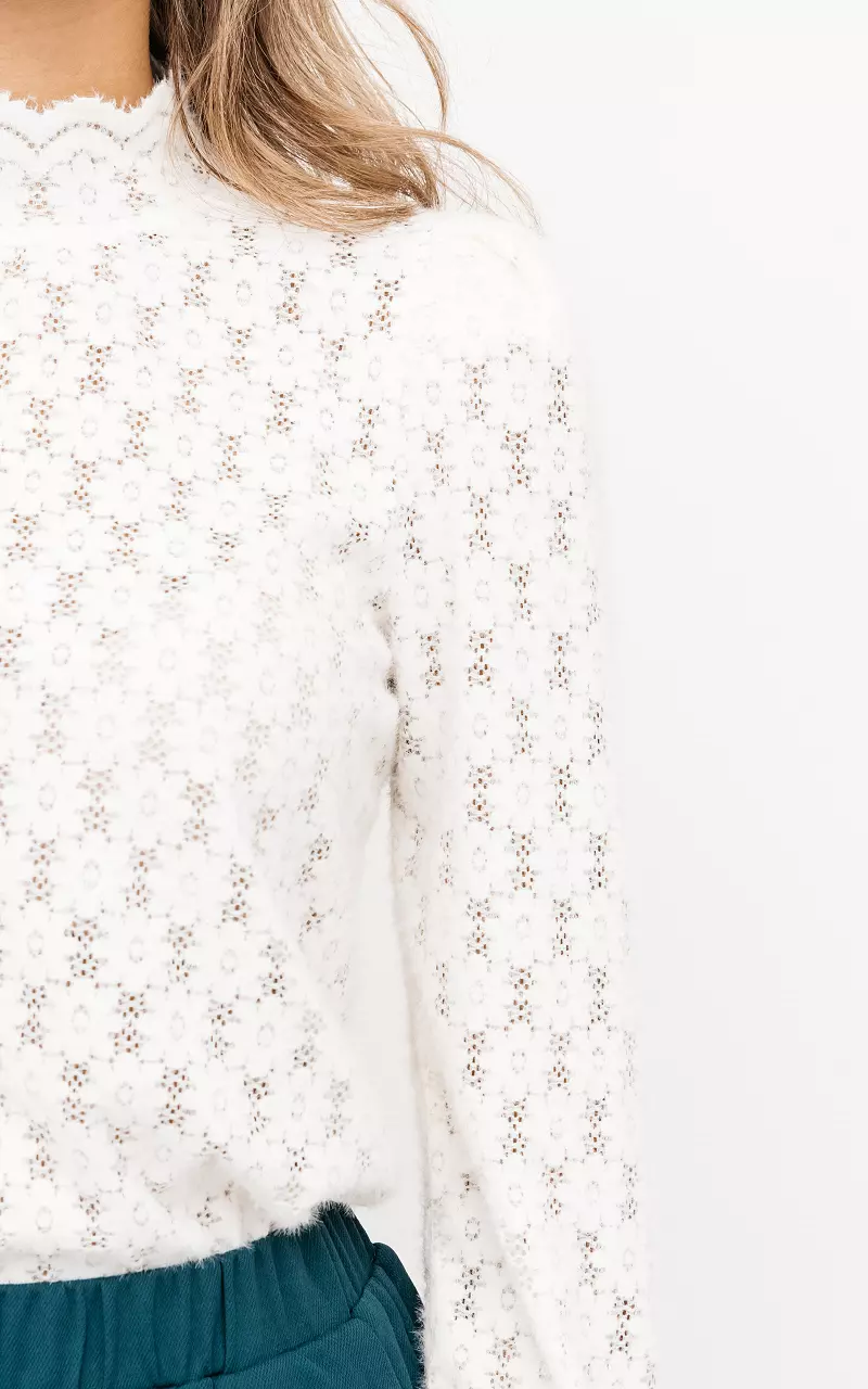 Top with floral pattern Cream