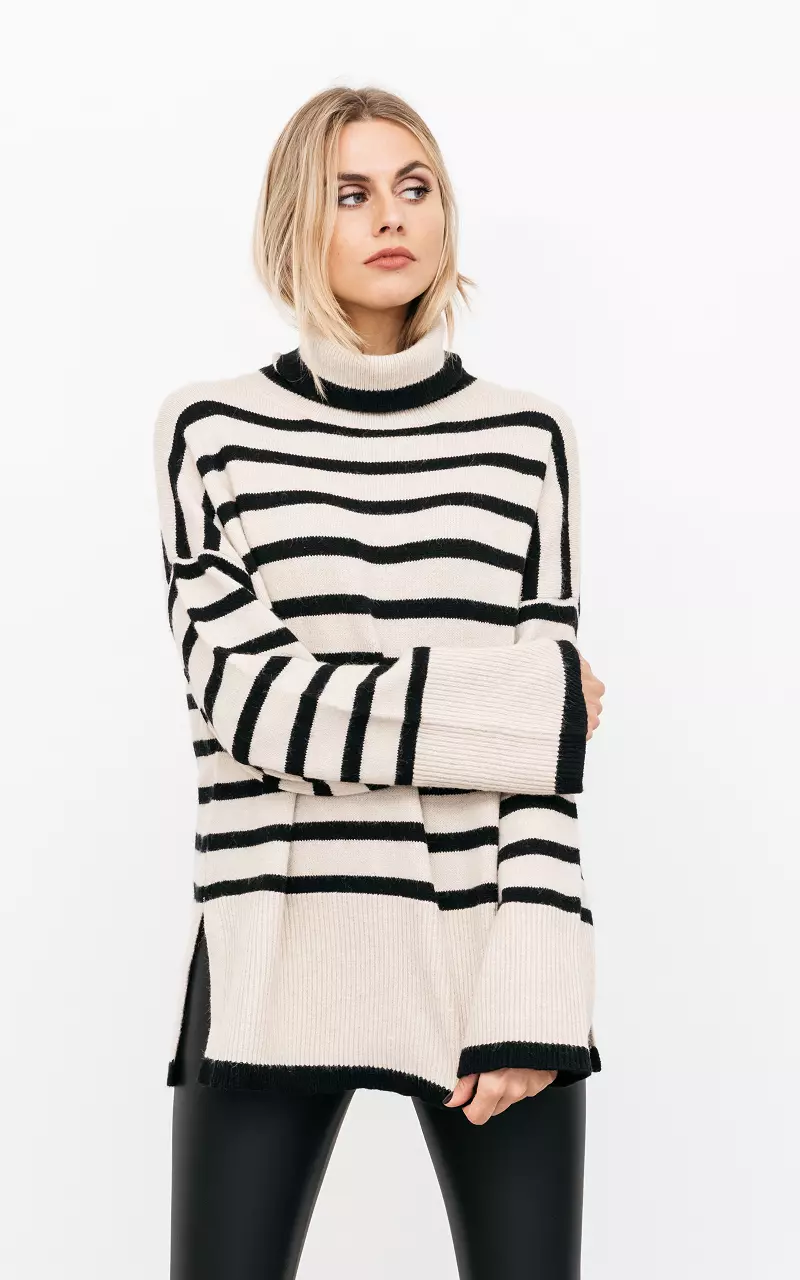Oversized turtleneck sweater with stripes Beige Black