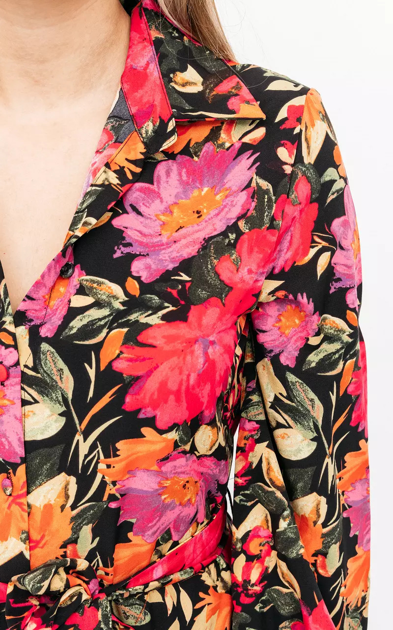 Verspieltes Kleid mit floralem Muster Schwarz Pink