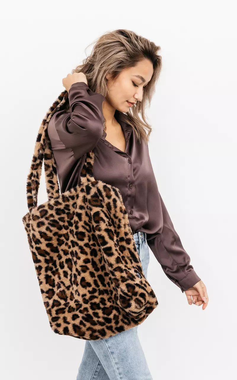 Fluffy faux fur tote bag with panther print Leopard
