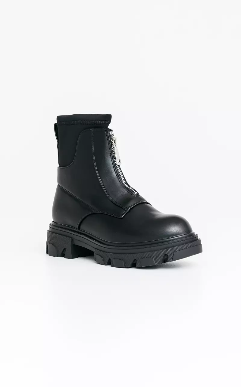 Boots with zip Black