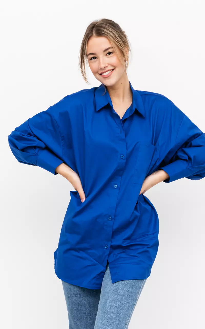 Oversized Baumwoll-Bluse mit Brusttasche Blau