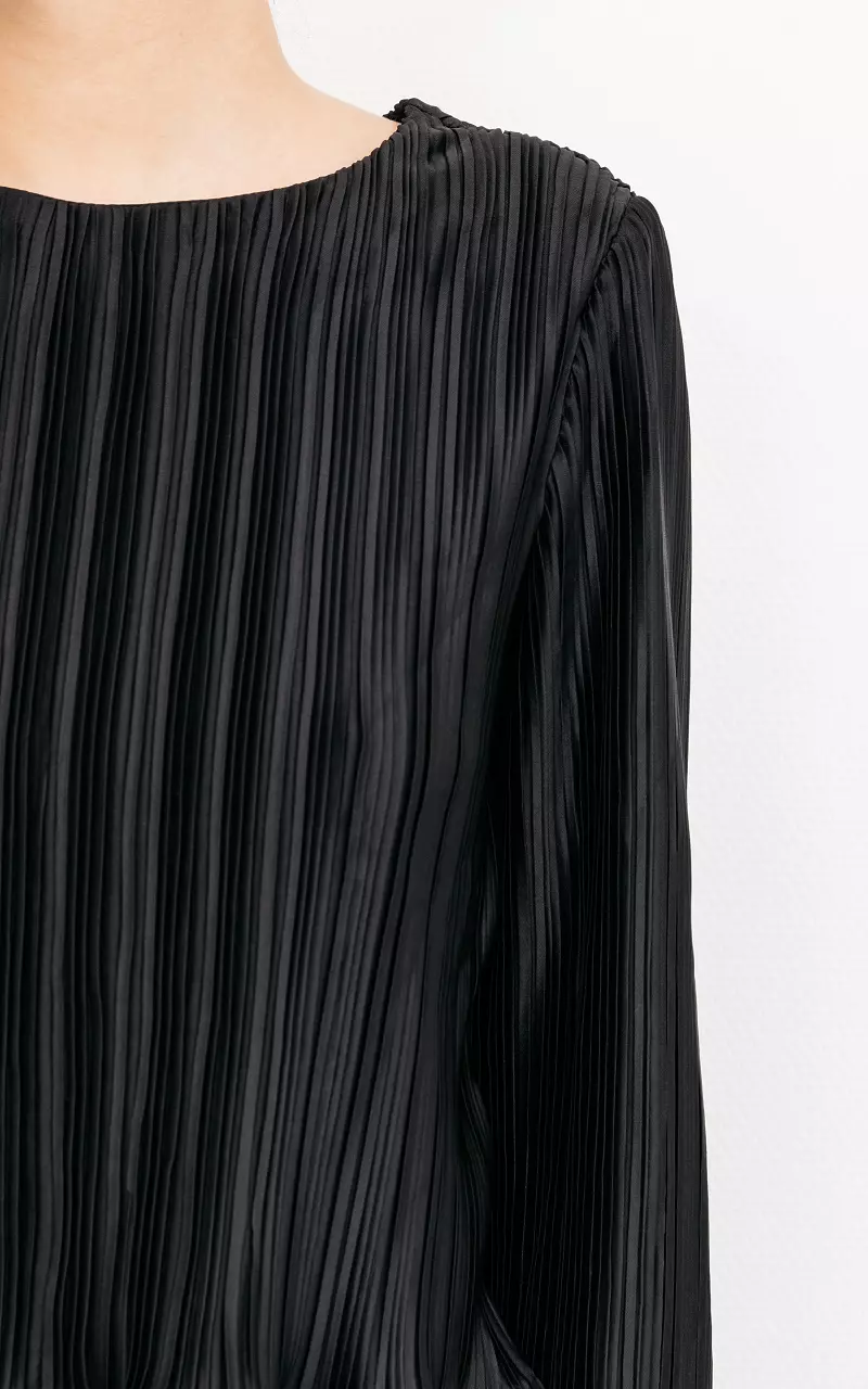 Pleated top with open back Black