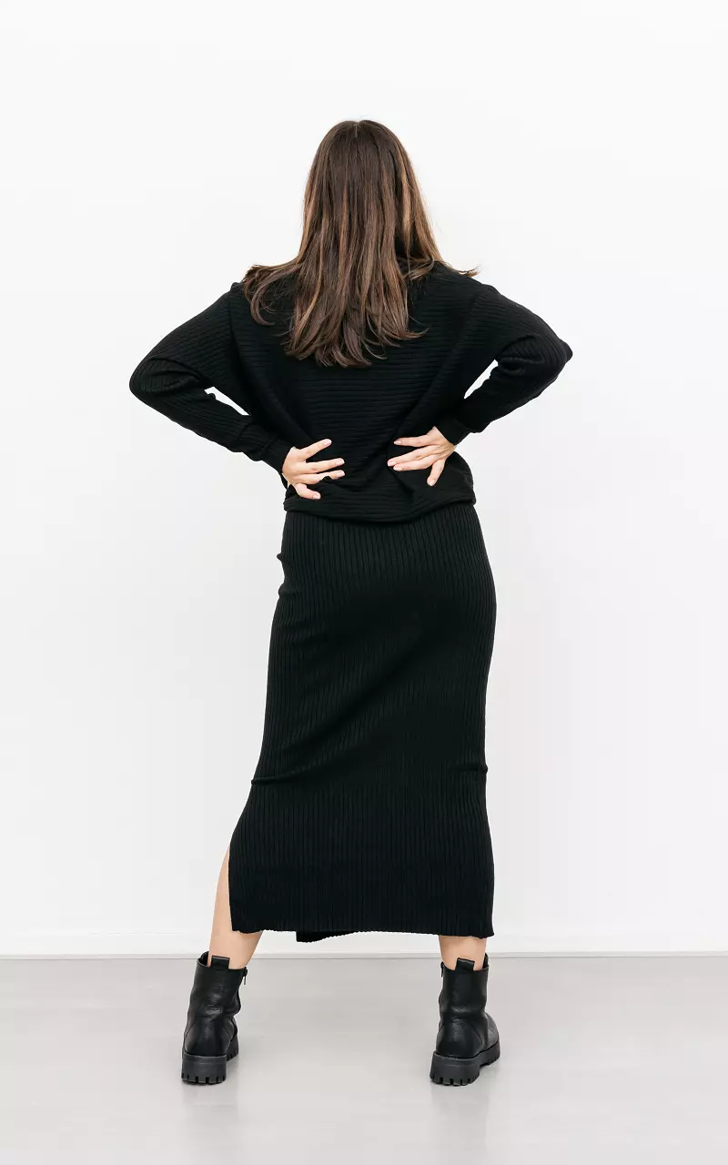 Stretchy set of sweater and skirt Black