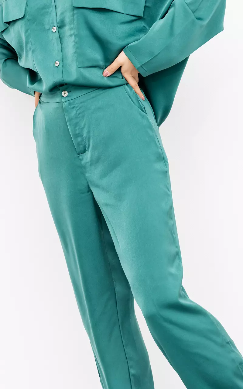 Satin-look straight pants Green