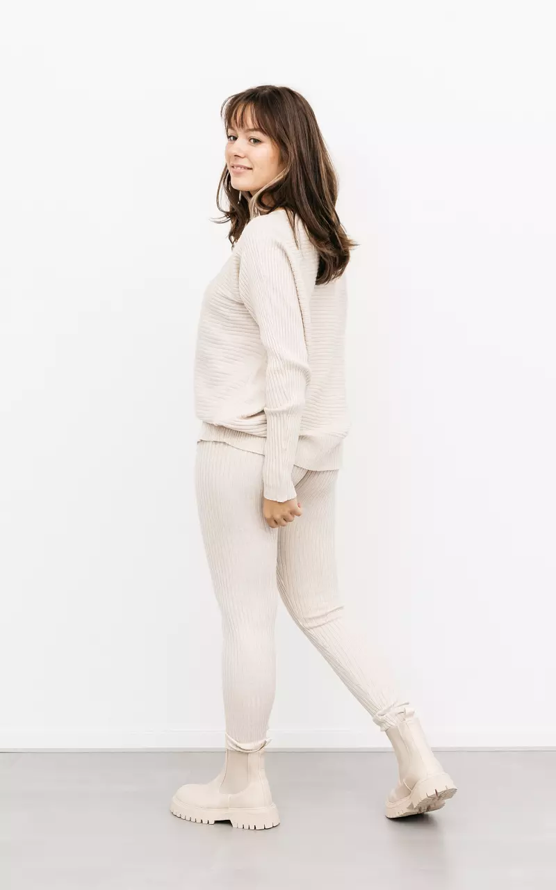 Comfy set of sweater and pants Cream