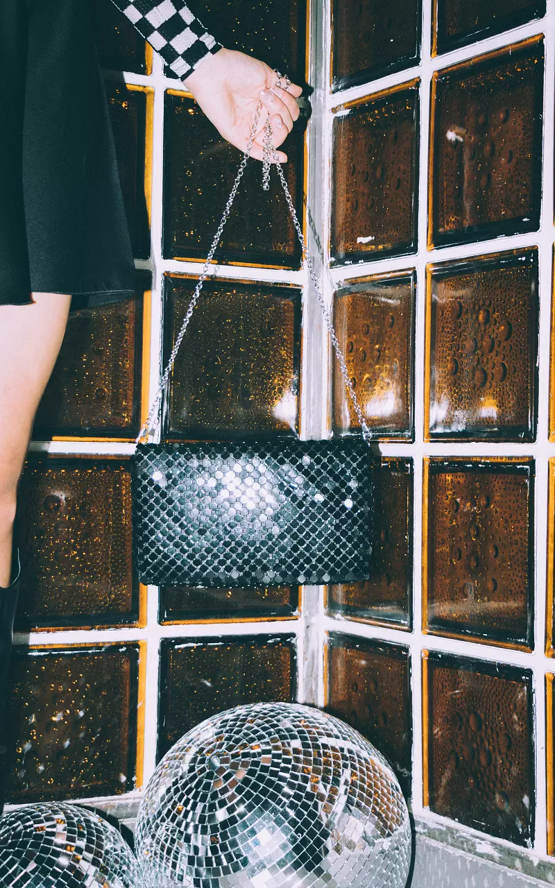 Bag with magnetic closure Black