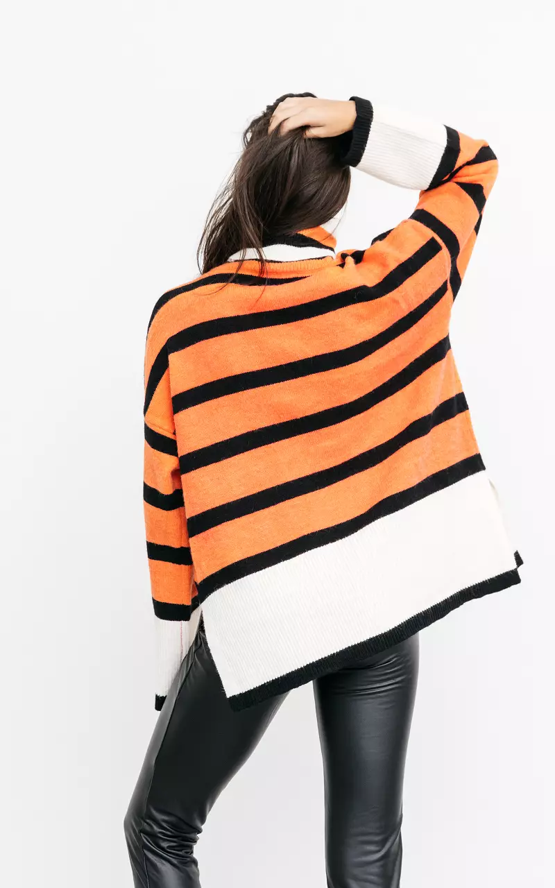 Oversized turtleneck sweater with stripes Orange Black