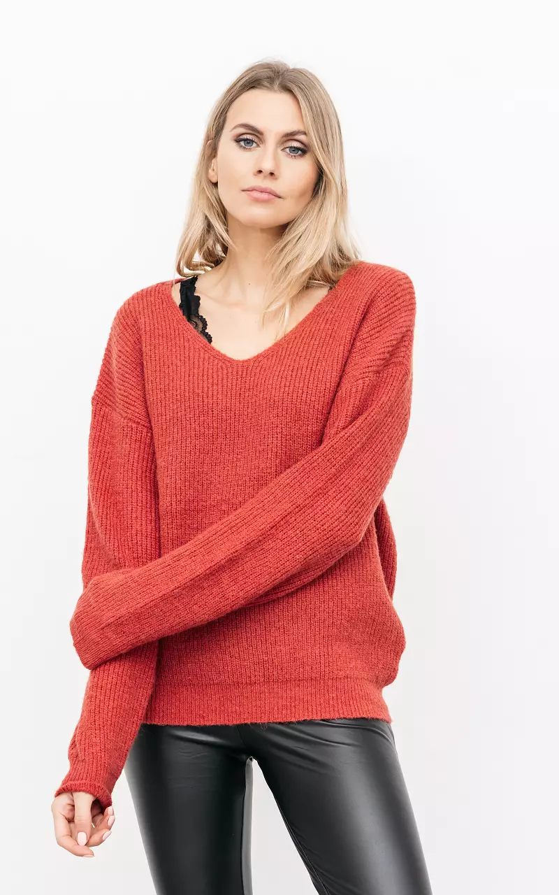 Knitted V-neck sweater Rust Brown