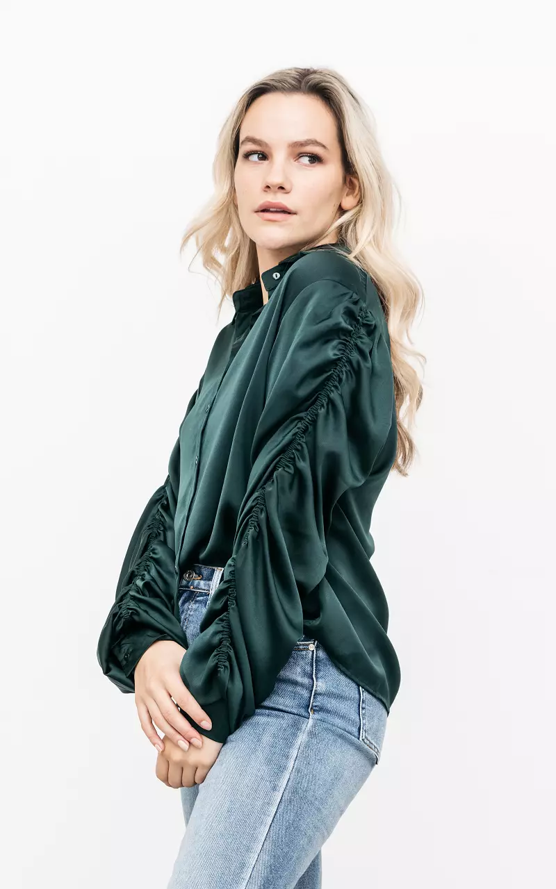 Silky blouse with ruffled sleeves Green